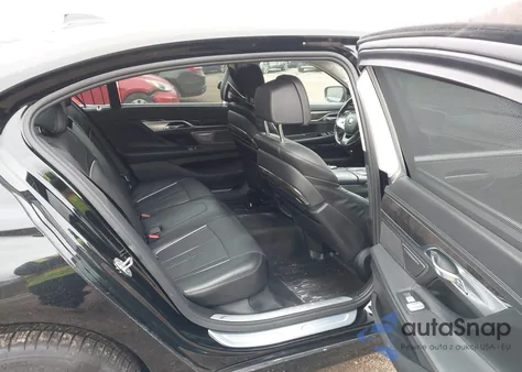 2016 BMW 750I xDrive z USA, uszkodzony, nr VIN WBA7F2C52GG416291